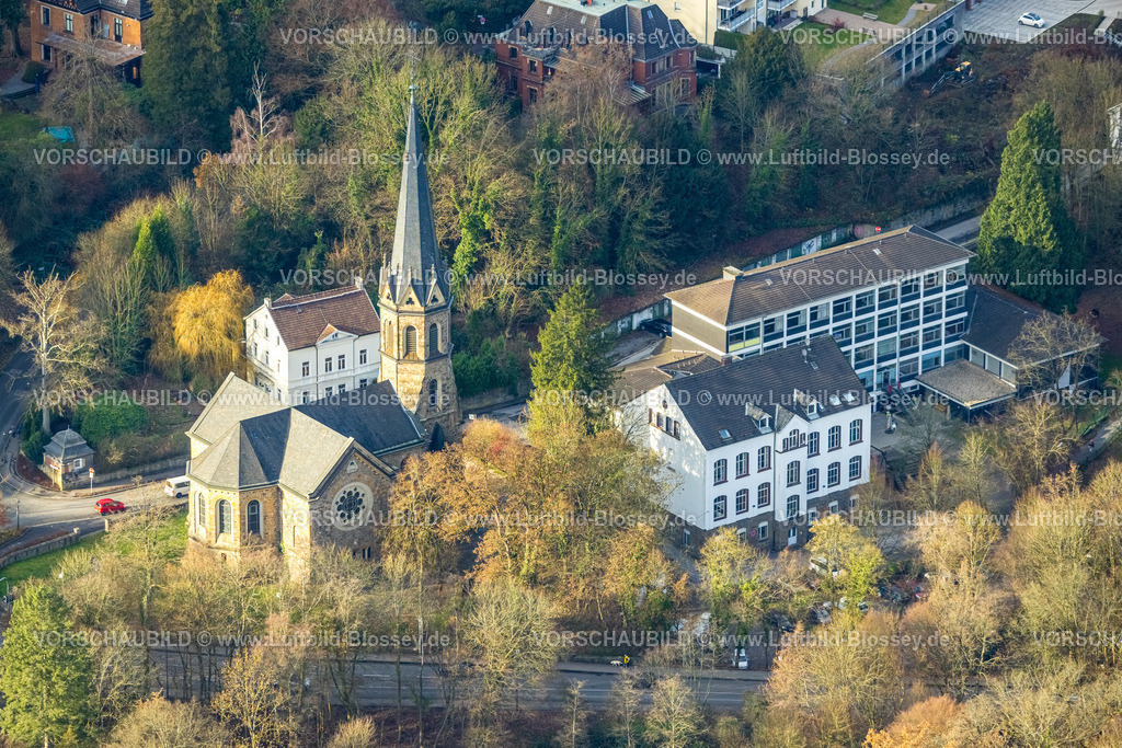 Velbert251200937Langenberg | , Luftbild, EventKirche Langenberg - Evangelische Kirchengemeinde Velbert-Langenberg, Stadtteilbibliothek und Einwohnermeldeamt, Langenberg, Velbert, Bergisches Land, Nordrhein-Westfalen, Deutschland