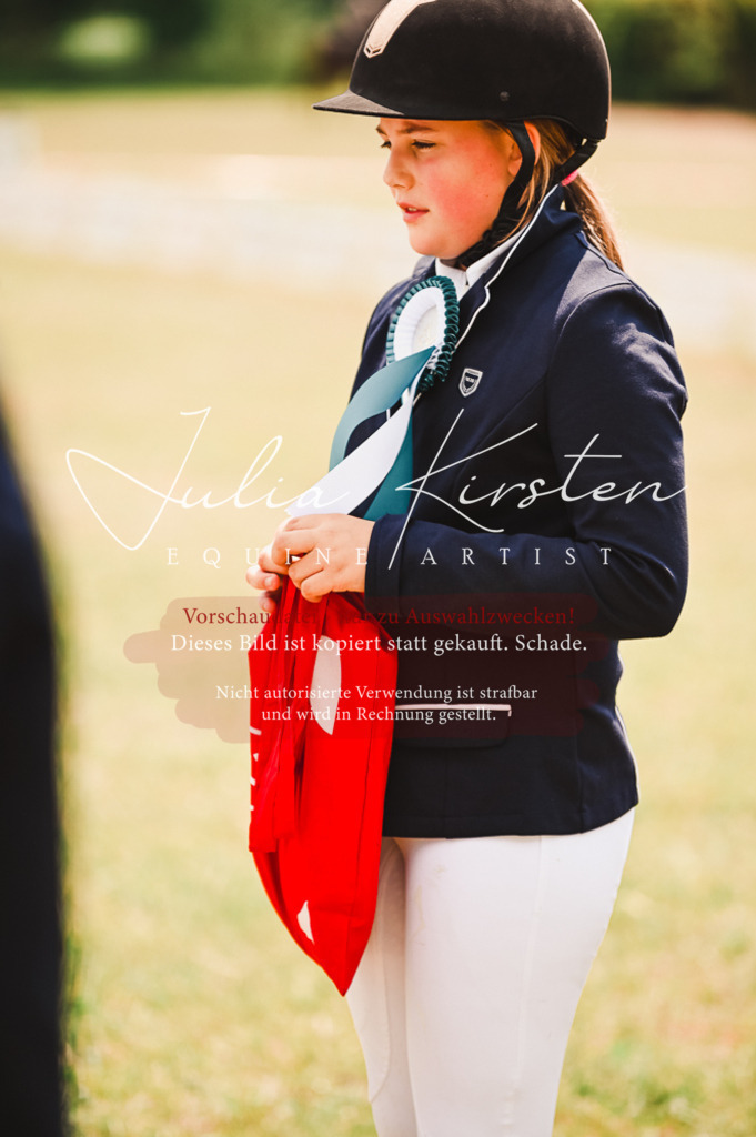 DSC_6420 | Pferde- und Turnierfotografie in Westsachsen. Pferdeportraits, Auftragszeichnungen und intuitive Kunst.
