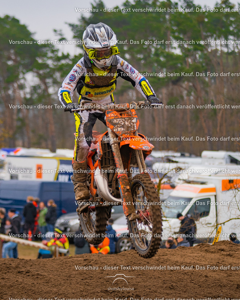 20260412_MCCBensdorf-1415 | Sportfotografin aus Berlin-Brandenburg mit Fokus auf Motocross. Ich halte deine sportliche Leistung und echte Emotionen auf und neben der Strecke professionell fest. Entdecke die Fotos von deinem Rennen und bestelle sie direkt hier im Shop.