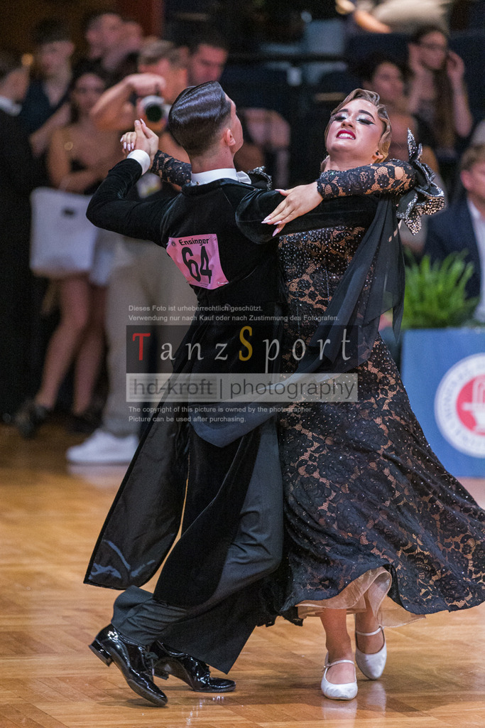 20250819_WDSF-Open-Std-Youth_1120 | Tanzsportbilder, Standardtanz, Lateintanz, WDSF, DTV, LTVB, dancecomp, goc, hessen tanzt, blaues band der spree, walzer, tango, wiener walzer, slowfox, quickstepp, samba, rumba, cha-cha-cha, paso doble. jive, hd-kroft photography, turniertanzsport