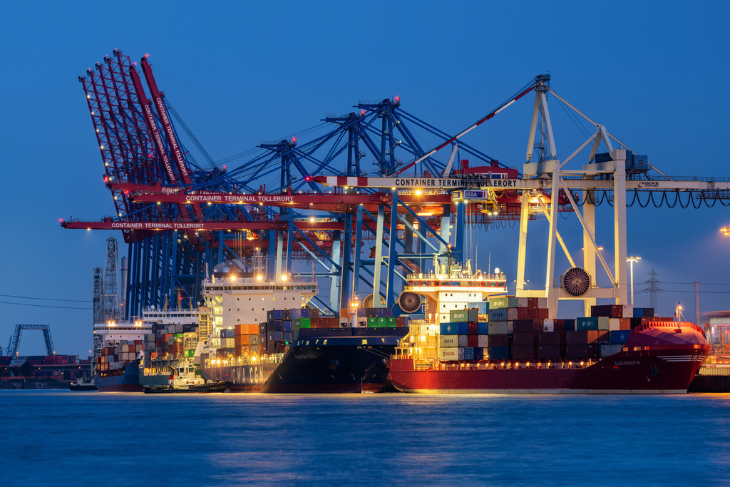10241202 - Containerterminal Tollerort | Blick auf das Containerterminal Tollerort bei Nacht.