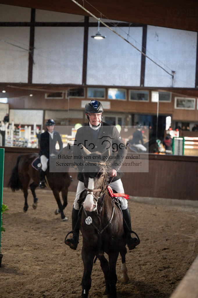 Hallenreittunier Voxtrup 2023 | Entdecke hochwertige Reitturnierfotos von Foto Oger. Professionell, emotional und authentisch – jetzt Lieblingsmomente im Shop bestellen.Deutschlandweite Turnierfotografie. - Realisiert mit Pictrs.com