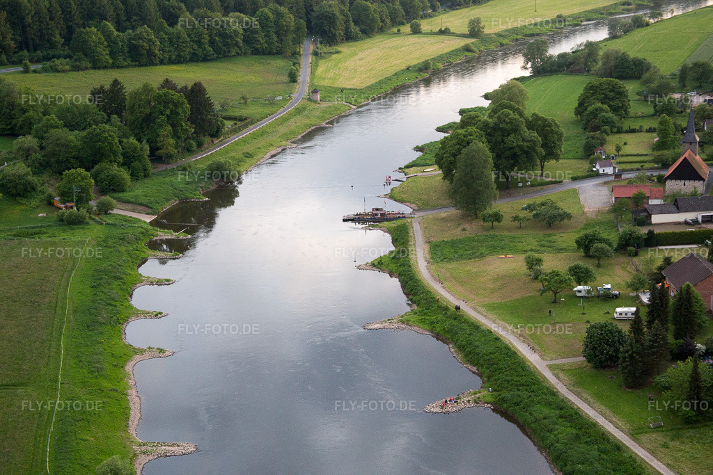 Luftbild: Weserfähre Wahmbeck im Ortsteil Wahmbeck in Bodenfelde im Bundesland Niedersachsen in Deutschland. Foto: IMG_079558.jpg vom 24.05.2015 durch Werner Riehm/FLY-FOTO.deWWW.BODENFELDE.DE
