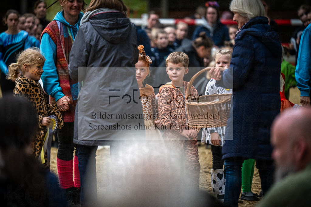 DOS_0158 | Entdecke hochwertige Reitturnierfotos von Foto Oger. Professionell, emotional und authentisch – jetzt Lieblingsmomente im Shop bestellen.Deutschlandweite Turnierfotografie. - Realisiert mit Pictrs.com