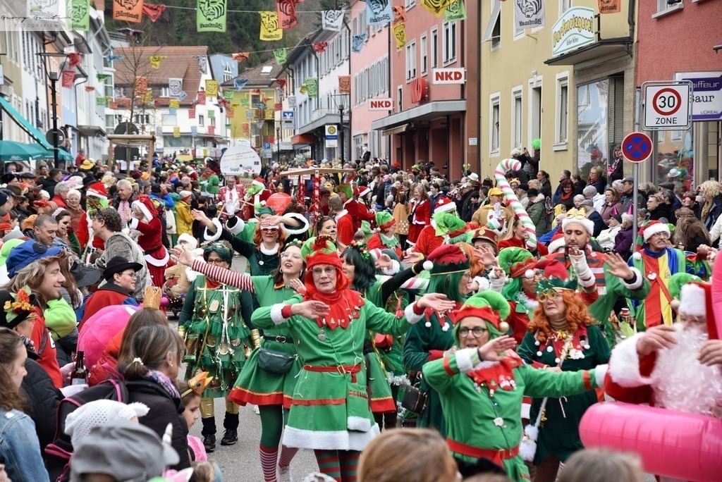 FasMontag _24-079-RA | Fotoblog Schwarzwald, Foto Blog Wiesental, Pfaffenberg, Winterzauber, Zeller Bergland, Zell im Wiesental, Fotoblog Wiesental, Landschaftsfotos, Bilder Wiesental, Natur, Naturbilder, Fastnacht, Zeller Fastnacht, Zeller Fasnacht, Zeller Bergland, Belchen, - Realisiert mit Pictrs.com