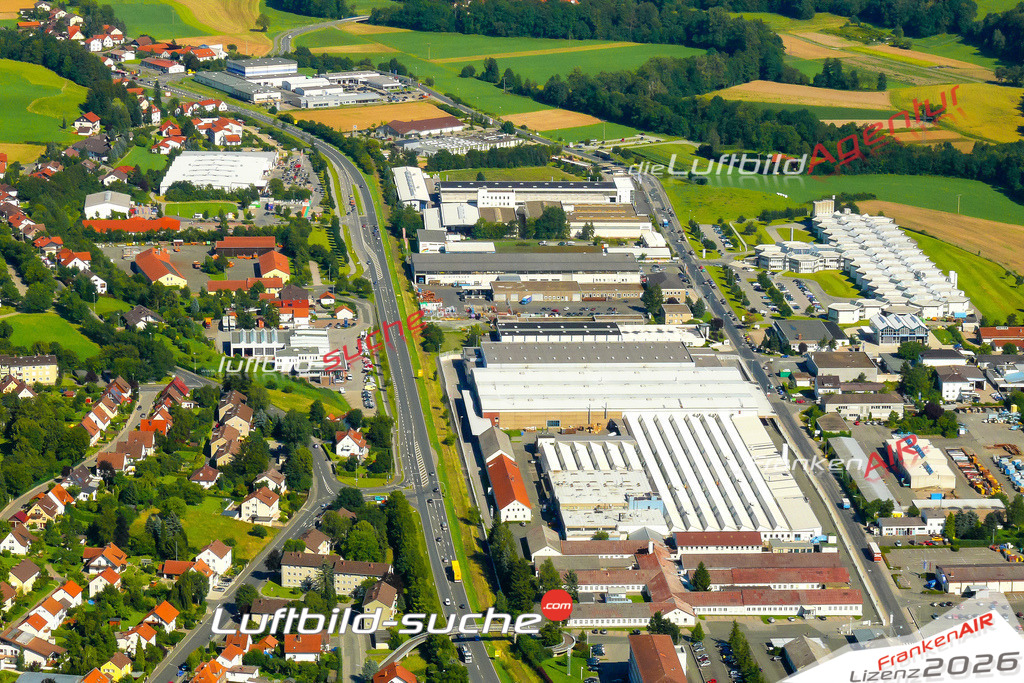 Die Luftaufnahme der Stadt Kronach wurde vom UL-Flugzeug heraus erstellt ( keine Drohne )- hohe Auflösung für beste Qualität