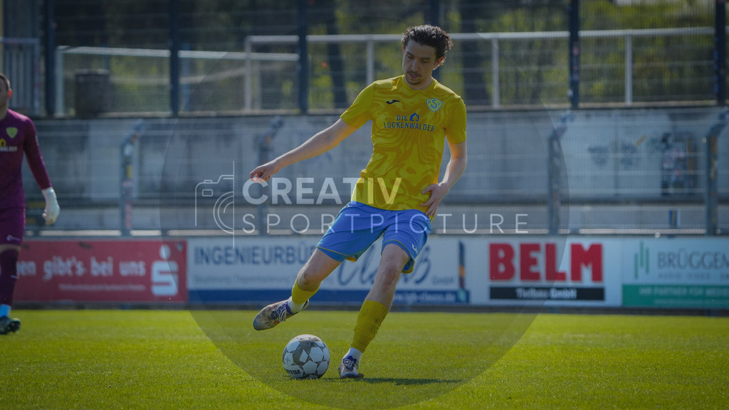 Fußball, Herren, Saison 2025/2026, Regionalliga Nordost, 29. Spieltag, FSV 63 Luckenwalde vs. FC Eilenburg, Samstag 11.04.2026, Werner-Seelenbinder-Stadion Luckenwalde, | Fußball, Herren, Saison 2025/2026, Regionalliga Nordost, 29. Spieltag, FSV 63 Luckenwalde vs. FC Eilenburg, Samstag 11.04.2026, Werner-Seelenbinder-Stadion Luckenwalde, Im Bild: Sofiene Jannene (Luckenwalde) - Realisiert mit Pictrs.com