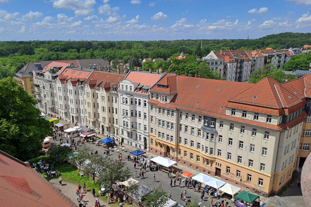Connewitz - Selnecker Straße - Connewitzer Straßenfest | Entdecke über 20 Kategorien Leipzig-Motive: Foto-Downloads, hochwertige Poster, Leinwand- & Fine-Art-Prints. Jetzt Lieblingsfoto im Bildlexikon Leipzig Shop bestellen!