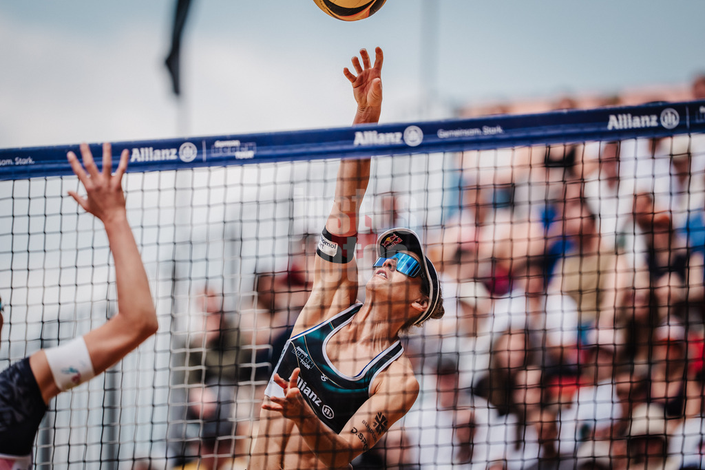 Beachvolleyball | Frauen | Allianz German Beach Tour 2025 | Tourstop Düsseldorf | 17.05.2025 | Cinja Tillmann beim Angriff