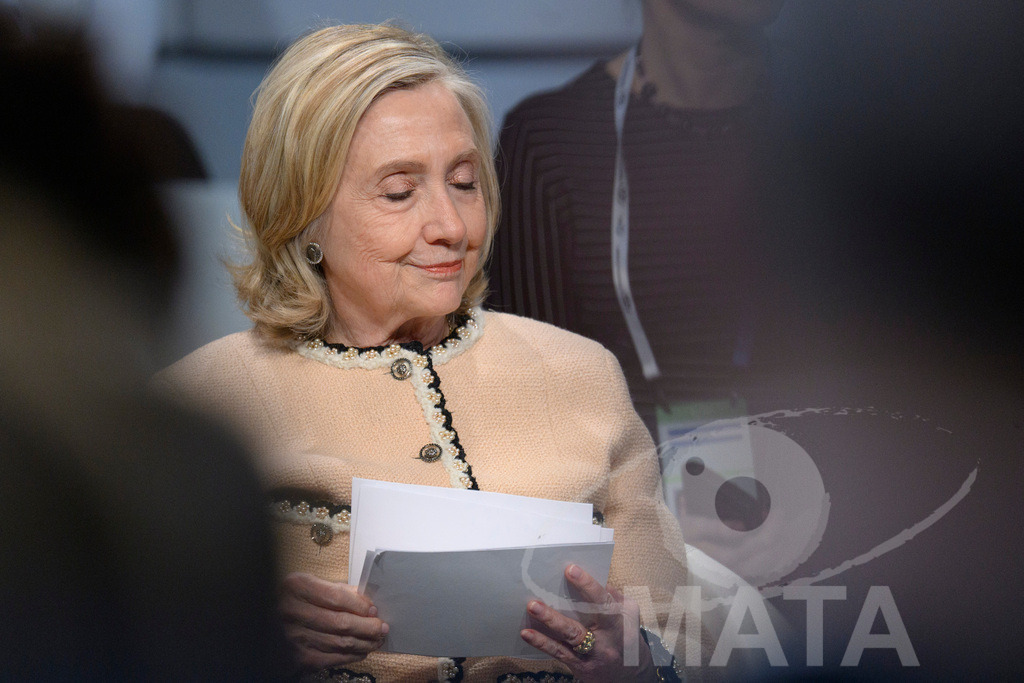 _DWA0292 | Die US-Politikerin Hillary Clinton auf der Veranstaltung Girls Just Want to Have Fundamental Rights: Fighting the Global Pushback im Rahmen der Münchner Sicherheitskonferenz 2026. München, 14.02.2026 Bayern Deutschland - Realisiert mit Pictrs.com