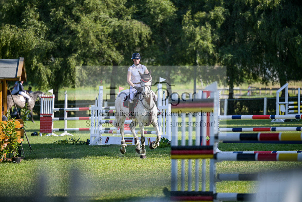 Reitturnier Voxtrup | Entdecke hochwertige Reitturnierfotos von Foto Oger. Professionell, emotional und authentisch – jetzt Lieblingsmomente im Shop bestellen.Deutschlandweite Turnierfotografie. - Realisiert mit Pictrs.com