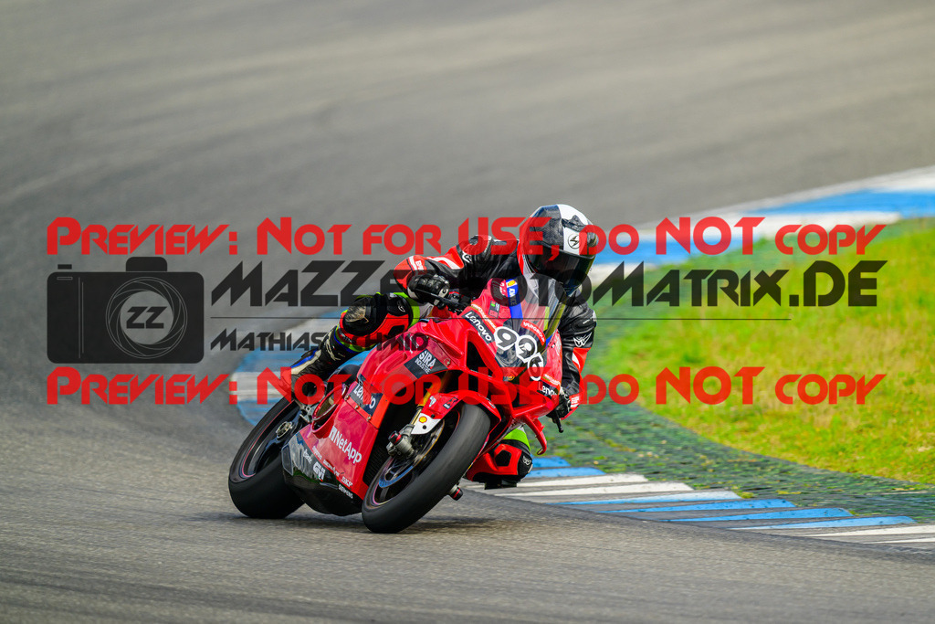 MaZZes_FotoMatrix_240615_6007705_7235 | ROT