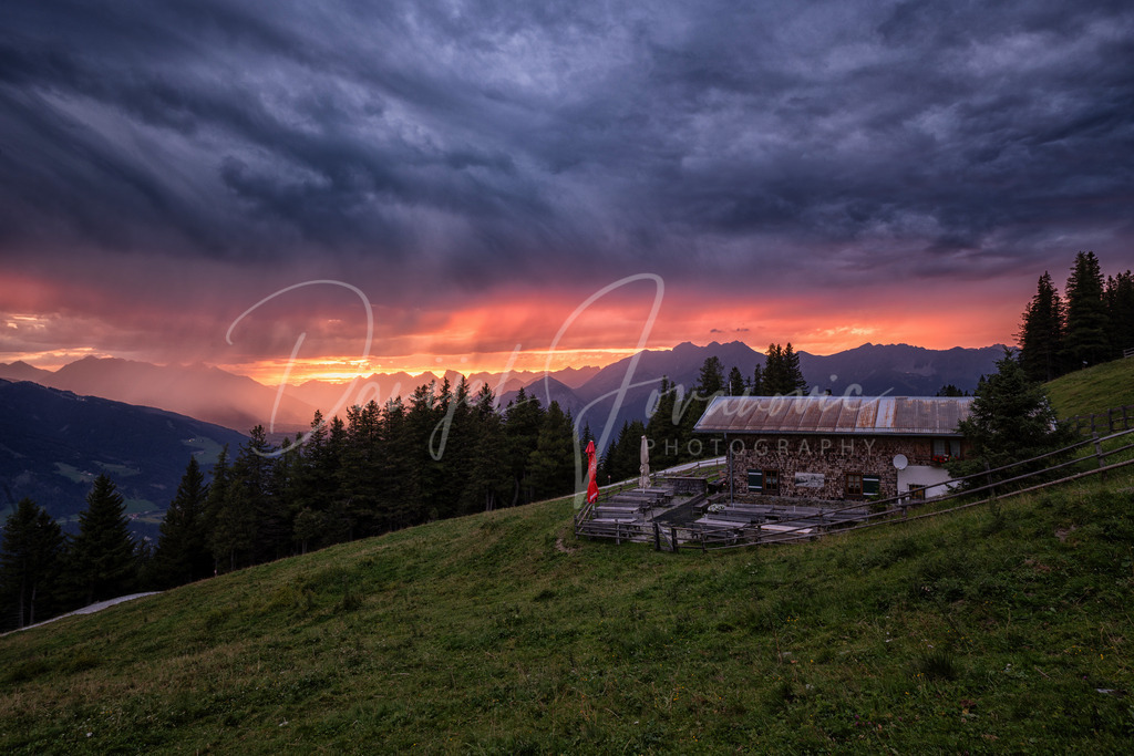 Patscher Alm | Abendstimmung mit Gewitter auf der Patscher Alm