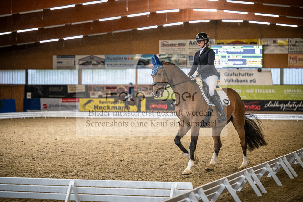 DOS_2282 | Entdecke hochwertige Reitturnierfotos von Foto Oger. Professionell, emotional und authentisch – jetzt Lieblingsmomente im Shop bestellen.Deutschlandweite Turnierfotografie. - Realisiert mit Pictrs.com