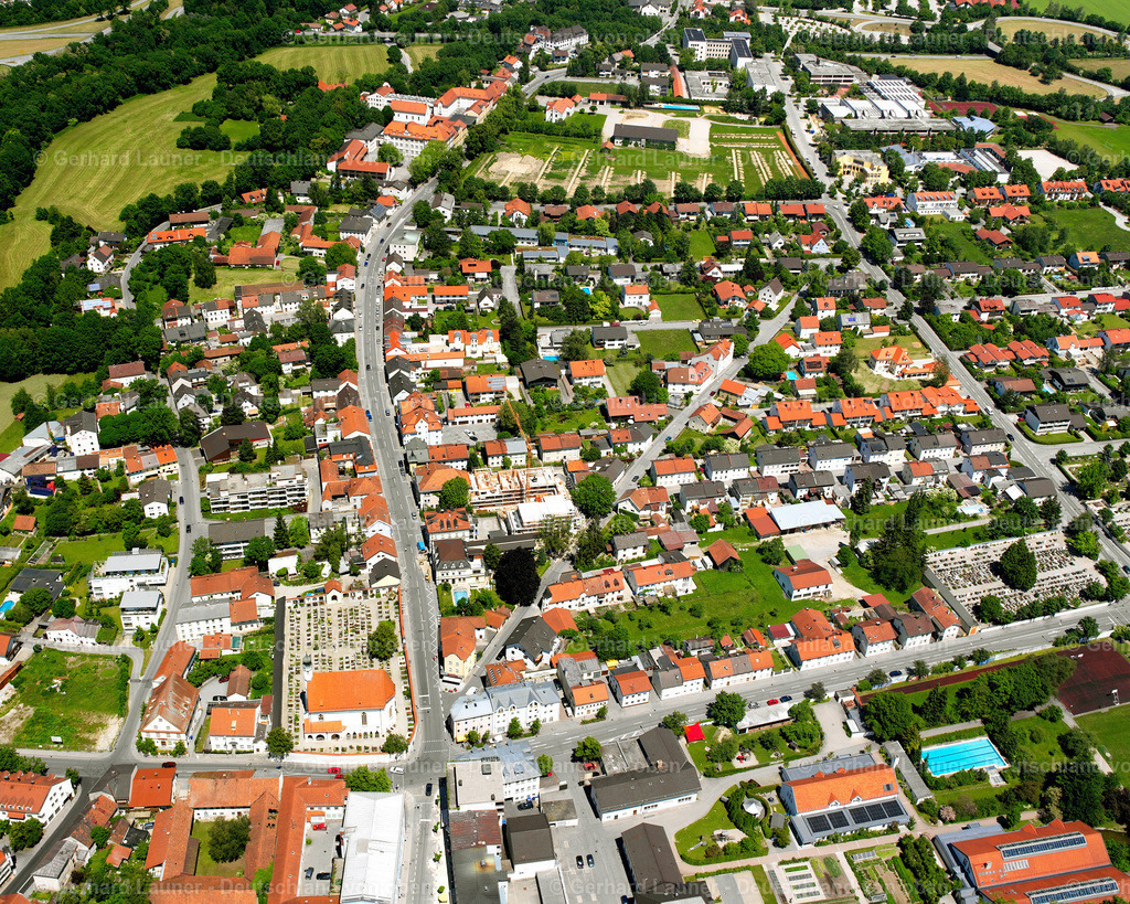 2600569 | ALTöTTING 09.06.2006 Stadtansicht des Innenstadtbereiches  in Altötting im Bundesland Bayern, Deutschland // City view on down town  in Altötting in the state Bavaria, Germany Foto: Gerhard Launer