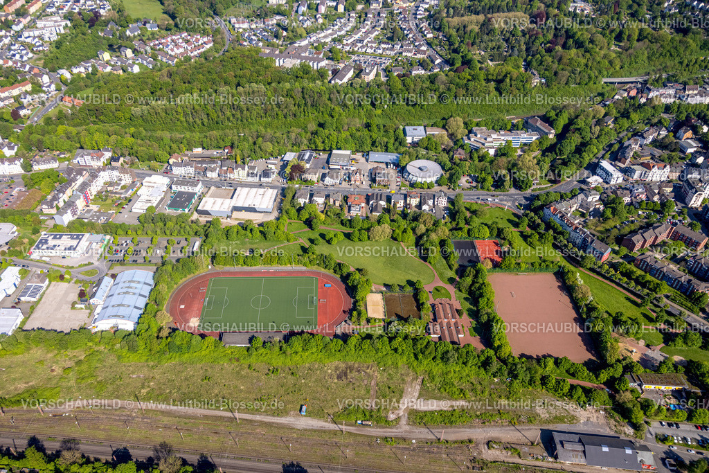 Hagen240503772 | Luftbild, Ennepepark Bezirksportanlage Haspe, Sport- und Freizeitanlage Hagen-Haspe, Rundturnhalle und Gesamtschule Haspe, Haspe, Hagen, Ruhrgebiet, Nordrhein-Westfalen, Deutschland