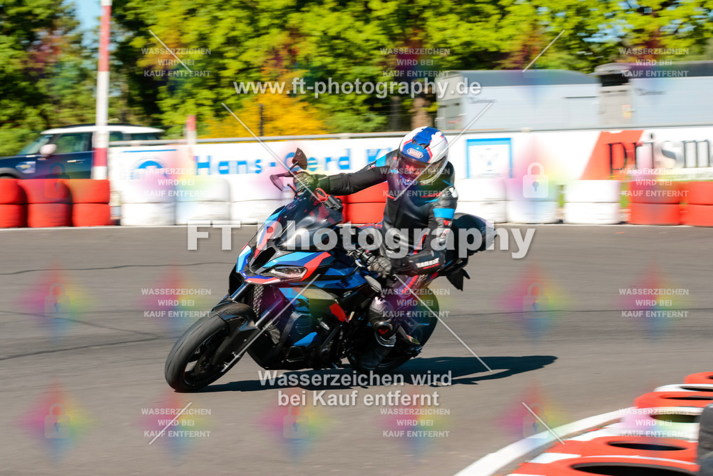 Moto-TeamOBK-21192 | Hier findet Ihr Bilder von Touristenfahrten auf der Nürburgring Nordschleife oder von anderen Veranstaltungen die ich besucht habe. Viel Spass beim Durch Schauen 