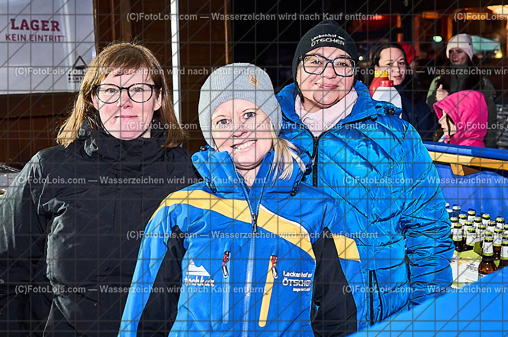 _ALP8144_NACHTderBALLONE_Lackenhof_OetscherLiftgesellschaft | ... mit dem Ballonsportclub Ötscherland aus Wieselburg, der Bergrettung Lackenhof mit einer Schauübung, der Perchtengruppe 'Gaminger Ötscherteufeln' und dem Musikverein Lackenhof,  So 28. Dezember 2025.       Wem es noch immer nicht frisch genug war, der bekam von den Ötscherliften diesmal etwas für die trockene Kehle.