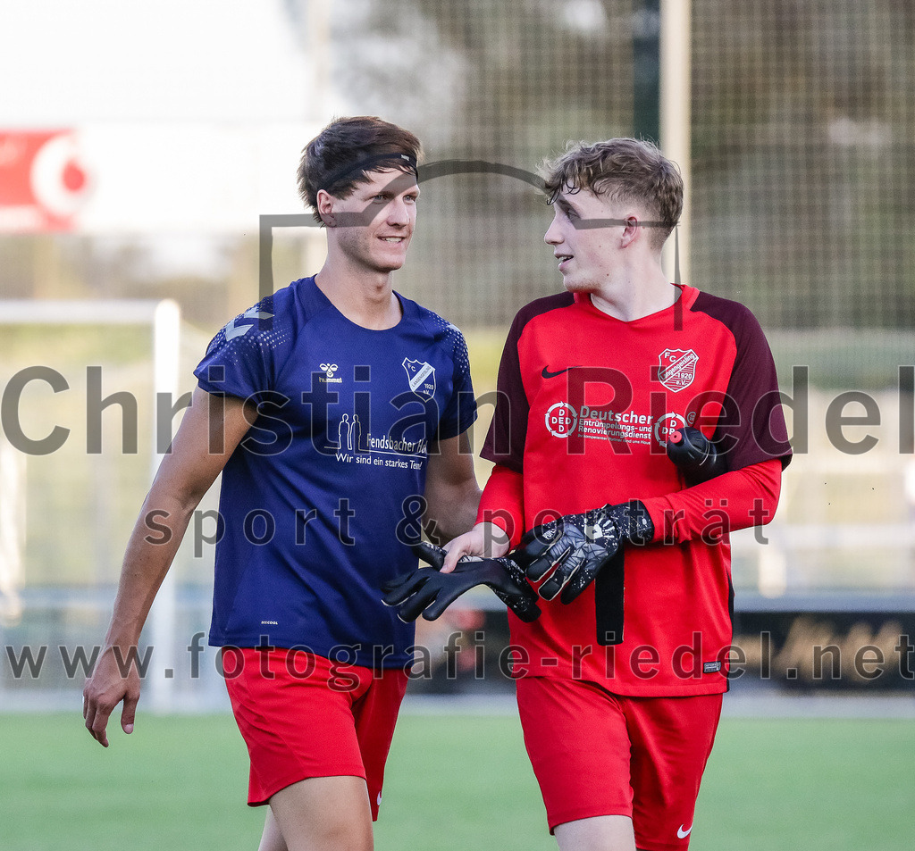2023-07-14_132_FC_Langengeisling_gegen_FC_Velden-Eberspoint | Erding, Deutschland, 14.07.2023:
Fußball, Bezirksliga Oberbayern Ost 2023 / 2024, Testspiel, FC Langengeisling gegen FC Velden-Eberspoint, Endergebnis: 5:0

Torwart Michael Hierl (FC Langengeisling, #1), Torwart Louis Rotert (FC Langengeisling, #12)

Foto: Christian Riedel / fotografie-riedel.net