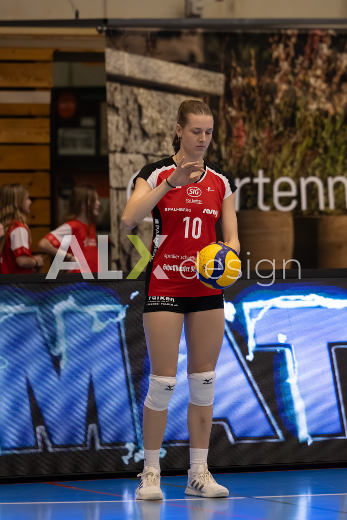 Volleyball I Frauen I Saison 2025-2026 I Volleyball NLA | Women I Round 16 I VC Kanti Schaffhausen - Viteos NUC I 31.01.2026 | 10 Maelle Corbach (CH) (VC Kanti Schaffhausen) – Diagonal - Realisiert mit Pictrs.com