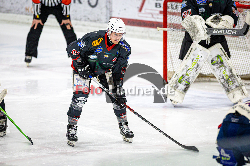 Peißenberg MINERS gegen VfE Ulm/Neu-Ulm DEVILS | Eishockey Bayernliga 2025/26 Vorrunde 24. Spieltag, Peißenberg MINERS gegen VfE Ulm/Neu-Ulm DEVILS, 20260104,Maximilian MALZATZKI (MINERS 67) am Bully,2026-01-04 in Peißenberg (flatbuy Arena Peißenberg), Maximilian MALZATZKI (MINERS 67)Copyright: WolfgangxLindner www.foto-lindner.de