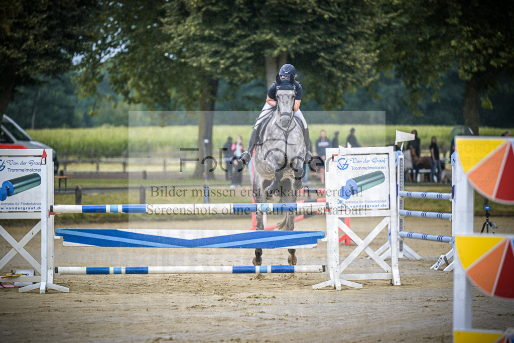 DOS_1459 | Entdecke hochwertige Reitturnierfotos von Foto Oger. Professionell, emotional und authentisch – jetzt Lieblingsmomente im Shop bestellen.Deutschlandweite Turnierfotografie. - Realisiert mit Pictrs.com