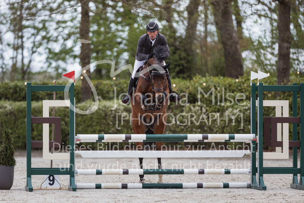 230425_Lemwerder_SprPf-A1St-143 | Deine schönsten Turniermomente als professionelle Fotos! Entdecke hochwertige Pferdesport-Fotografie im Online-Shop. Jetzt Fotos finden & bestellen!