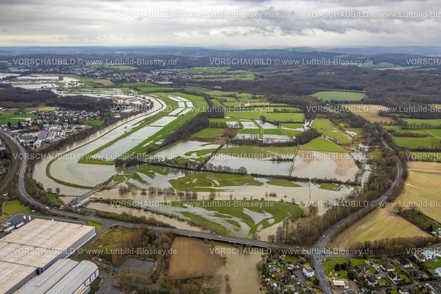 Hagen231201511Ruhr-topaz | Luftbild, Ruhrhochwasser, Weihnachtshochwasser 2023, Fluss Ruhr tritt nach starken Regenfällen über die Ufer, Überschwemmungsgebiet am Wasserwerk Westhofen, Wiesen und Felder Gebiet Grundwasseranreicherungsanlage, Ruhrtalstraße, Westhofen, Schwerte, Ruhrgebiet, Nordrhein-Westfalen, Deutschland