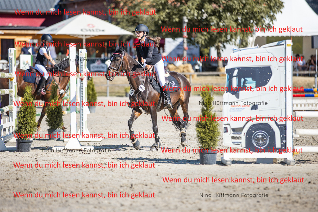 BK1A8074 | Turnierbilder Turnierfotos Nina Hüffmann Turnierfotografie Pferdefotografie Tierzeichnung Haustierzeichnung Pferdezeichnung Hundezeichnung Videograf  - Realisiert mit Pictrs.com