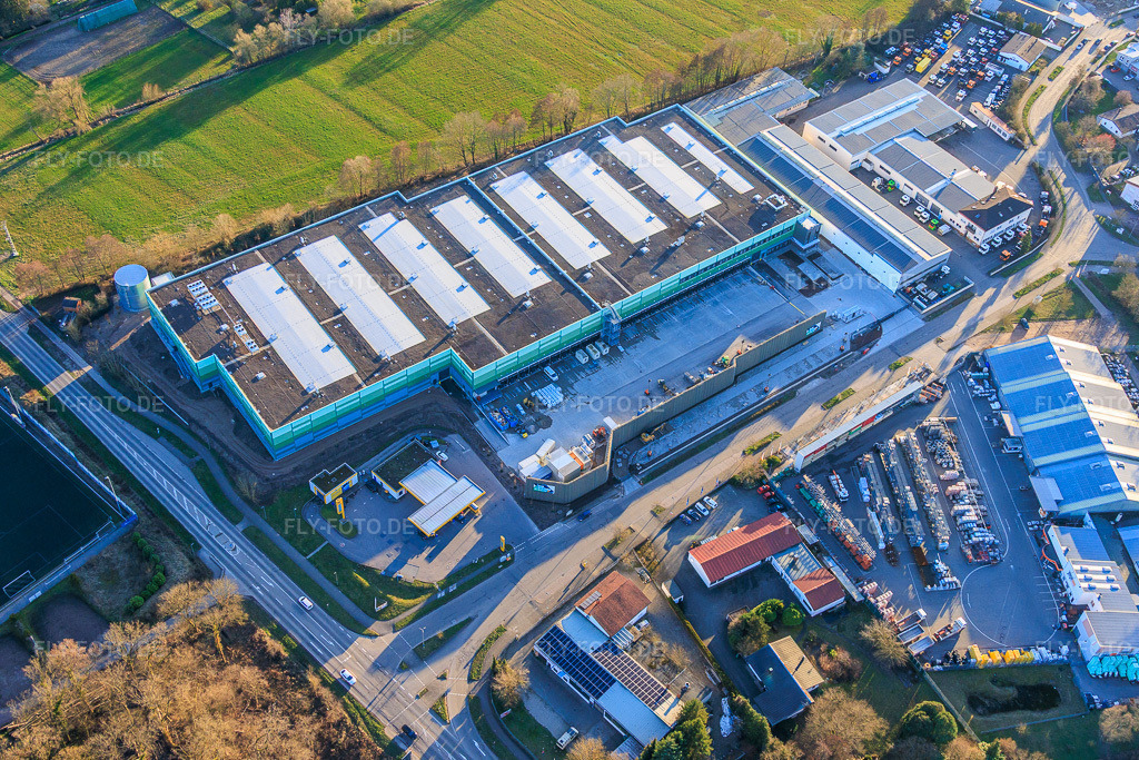 Luftbild: Fast fertiggestelleter Neubau des Logistikpark der HANSAINVEST und DFI-Real-Estate Kandel für FRISCHEPLATTFORM SÜDWEST der Gemüsering Stuttgart GmbH im Ortsteil Minderslachen in Kandel im Bundesland Rheinland-Pfalz in Deutschland. – Foto: IMG_153331.jpg vom 01.03.2026 durch Werner Riehm/FLY-FOTO.de – Auflösung des Originals: 5348 x 3565 px – Entdecke HANSAINVEST | Kapital-verwaltungs-gesellschaft: Hansainvest – Gemüsering Stuttgart: Gemüseanbau, Obst und Gemüseproduktion, Foodservice – Unternehmensgruppe Hagedorn – dd-baumanagement.de – BREMER SE – k-eins architekturbüro GmbH Berlin Berlin – Immobilienprojekte | Baron Equity GmbH | Grünwald – DFI Real Estate - Driving Future Innovation