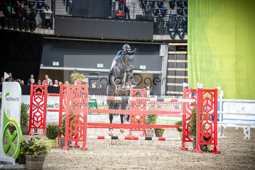 DOS_2350 | Entdecke hochwertige Reitturnierfotos von Foto Oger. Professionell, emotional und authentisch – jetzt Lieblingsmomente im Shop bestellen.Deutschlandweite Turnierfotografie. - Realisiert mit Pictrs.com
