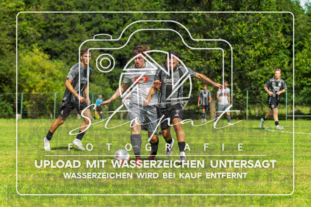 Kreisliga Herren HK - FG Fulde-Stellichte vs. Heidmark | Philipp Huse (Heidmark #19), Aziz Burc (FG Fulde-Stellichte #6); Kreisliga Herren HK - FG Fulde-Stellichte vs. Heidmark am 16.08.26 in Lehrdestadion, Stellichte - Realisiert mit Pictrs.com