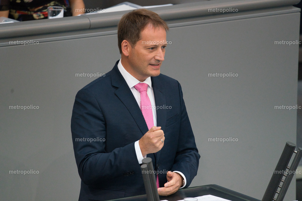 Manuel Höferlin (9) | Metropolico