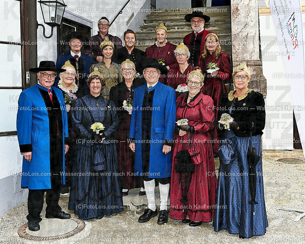 ALP0311_XXXIX_Chopin-Festival_Eroeffnung_Goldhaubengruppe | (C)FotoLois.com, Alois Spandl, XXXIX. internationales CHOPIN-Festival in der Kartause Gaming, Eröffnung des Festivals mit Einmarsch der Goldhaubengruppe Lackenhof mit der Musikkapelle Gaming sowie den Ehrengästen und Eröffnungsansprachen in der Barockbibliothek, Fr 4. August 2023.