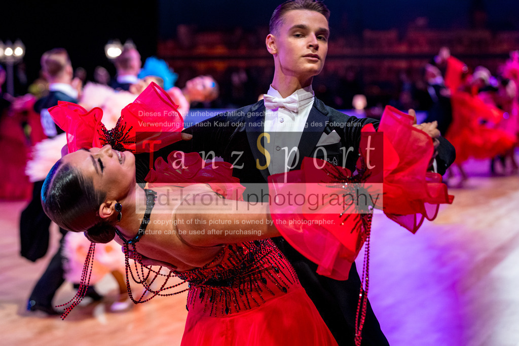 20251212_WDSF_World_Ch_Cup_RS-Std_0761-2 | Tanzsportbilder, Standardtanz, Lateintanz, WDSF, DTV, LTVB, dancecomp, goc, hessen tanzt, blaues band der spree, walzer, tango, wiener walzer, slowfox, quickstepp, samba, rumba, cha-cha-cha, paso doble. jive, hd-kroft photography, turniertanzsport