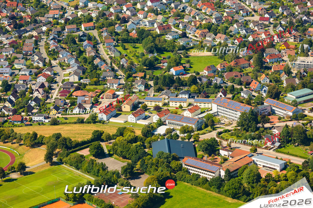Luftaufnahme der Stadt Vohenstrauß - Die Luftaufnahme wurde 2025 vom UL-Flugzeug heraus erstellt ( keine Drohne ) - Hochauflösende Luftaufnahme - für professionelle Ausdrucke geeignet. Die Geschenkidee !Mit Lizenz und Bildrechte bestellbar