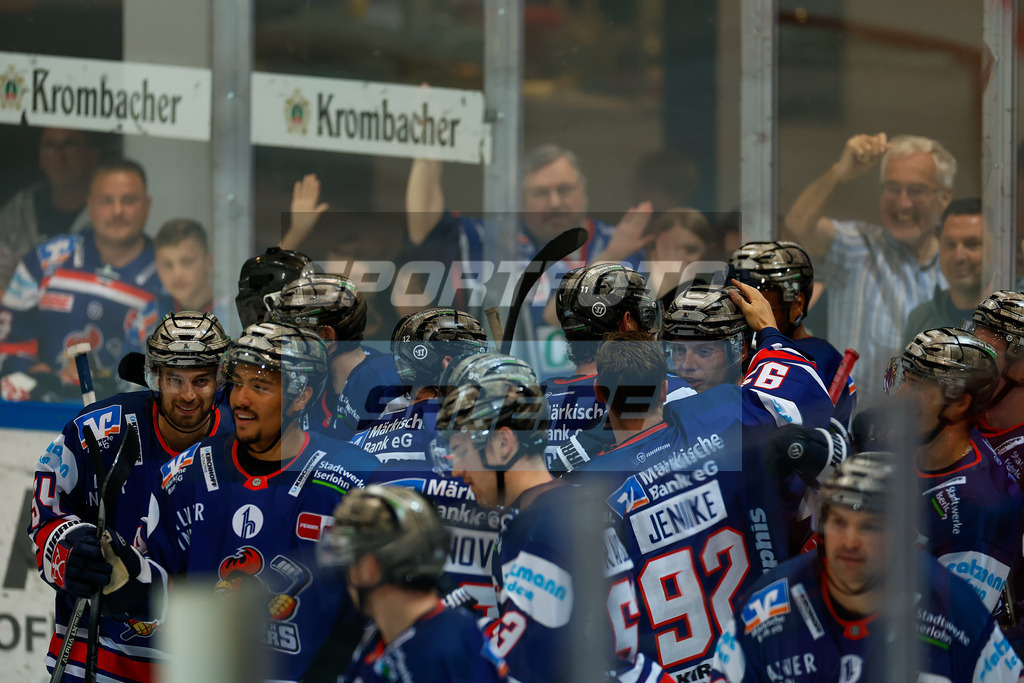 Iserlohn Roosters - Fischtown Pinguins Bremerhaven | 
DEL: Iserlohn Roosters - Fischtown Pinguins Bremerhaven - Realisiert mit Pictrs.com