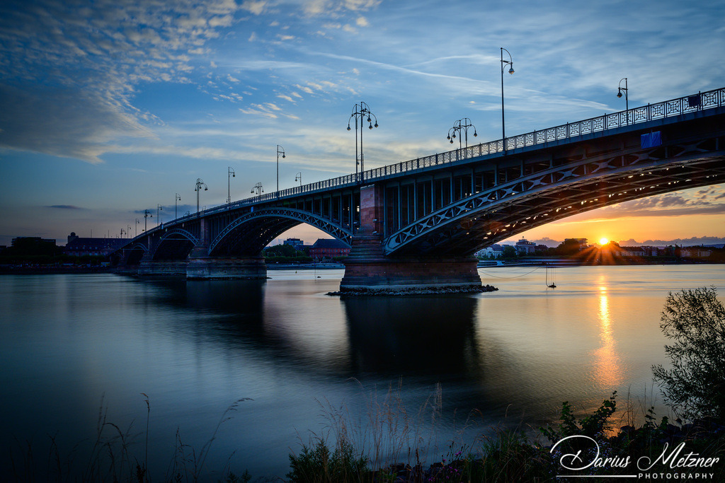 Die Theodor-Heuss-Brücke | Die Theodor-Heuss-Brücke zwischen Mainz und Mainz-Kastel