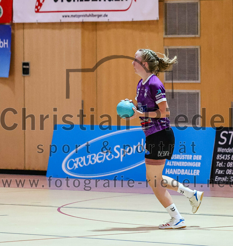 2023-12-09_068_SpVgg_Altenerding_gegen_HSG_Freising-Neufahrn | Erding, Deutschland, 09.12.2023:
Handball, Bezirksoberliga Frauen Altbayern 2023 / 2024, 9. Spieltag, SpVgg Altenerding gegen HSG Freising-Neufahrn, Endergebnis: 29:28

Johanna Bauschmid (SpVgg Altenerding, #5)

Foto: Christian Riedel / fotografie-riedel.net