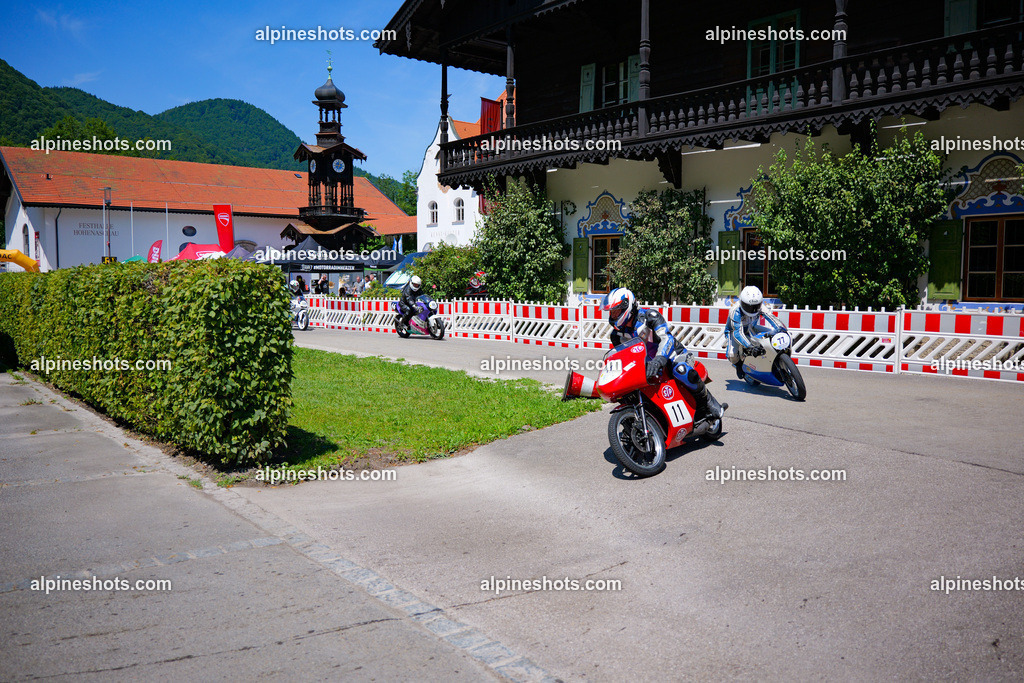 P1036951-2 | Erleben Sie atemberaubende, hochqualitative Fotos Ihrer Fahrt entlang der malerischen Alpenstraßen. Besuchen Sie alpineshots.com, um professionelle Aufnahmen Ihrer unvergesslichen Reise zu finden und zu kaufen - Realisiert mit Pictrs.com
