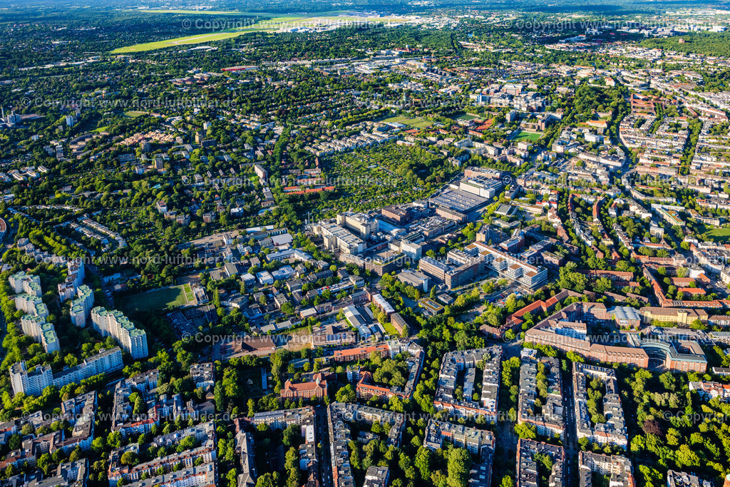 Hamburg_Eimsbüttel_Beiersdorf_Gewerbegebiet_ELS_2538090823 | HAMBURG 09.08.2023 Innenstadtbereich im Stadtgebiet im Ortsteil Lokstedt in Hamburg, Deutschland. // Cityscape of the district in the district Lokstedt in Hamburg, Germany. Foto: Martin Elsen
