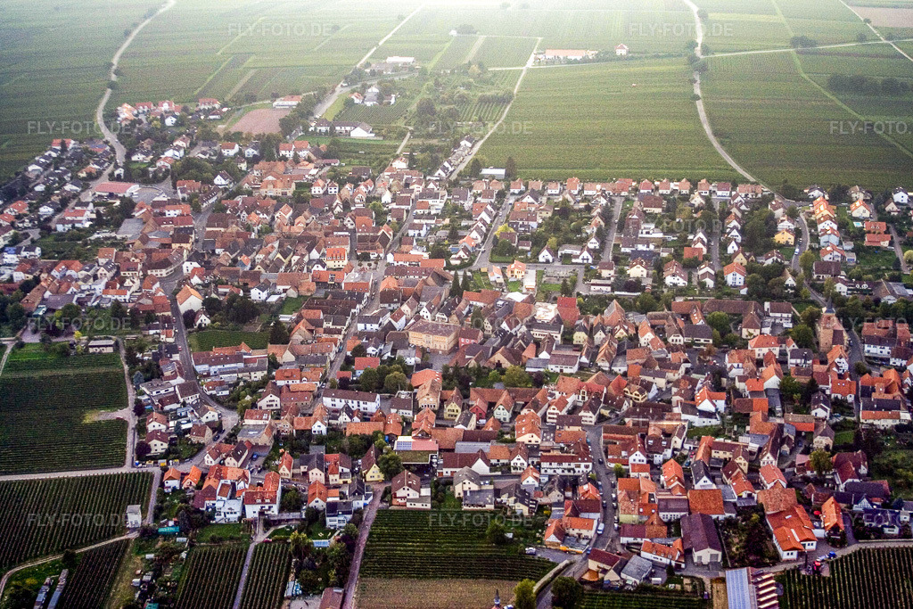 Luftbild: Ortsansicht von Osten im Ortsteil Nußdorf in Landau im Bundesland Rheinland-Pfalz in Deutschland. Foto: IMG_4037.jpg vom 23.09.2006 durch Werner Riehm/FLY-FOTO.de