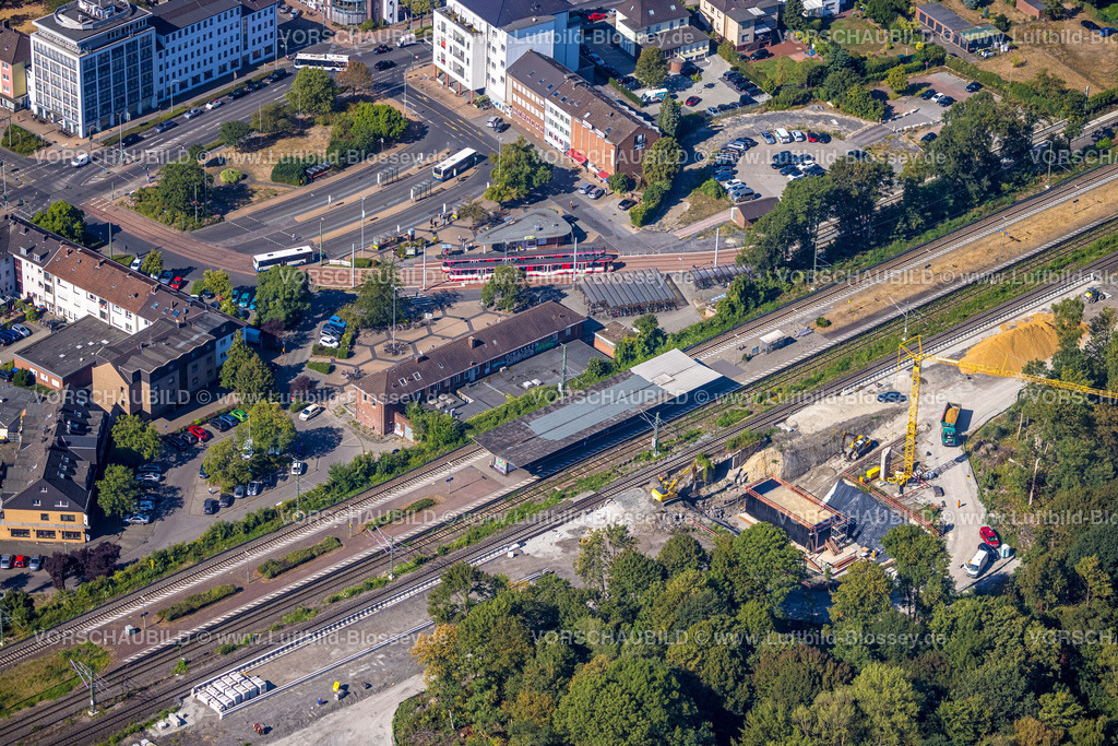 Dinslaken220806527 | Luftbild, Dinslaken Bahnhof, Betuwe-Arbeiten mit Freilegung von Tunnel und Keller, Dinslaken, Ruhrgebiet, Nordrhein-Westfalen, Deutschland