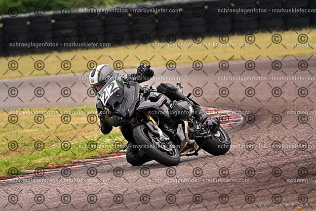 25bt02-0164 | markuskiefer.com - Realisiert mit Pictrs.com