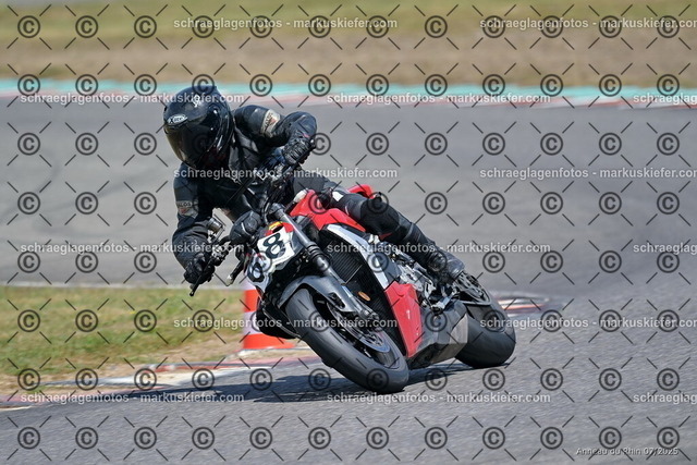25bt04-1204 | markuskiefer.com - Realisiert mit Pictrs.com