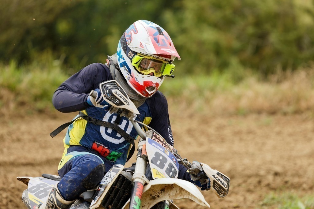 Motocross_Gerstetten_250802_6413 | Fotopresso – Sportfotografie in Heidenheim & Umgebung. Professionelle Sportfotografie für unvergessliche Momente. Dynamische Action-Shots, emotionale Szenen & hochwertige Bilder. - Realisiert mit Pictrs.com
