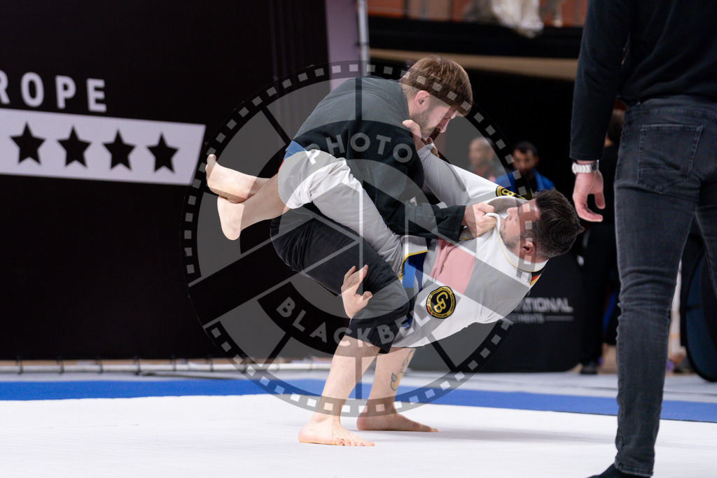 20241013PBB2117 | Athletes compete during the AJP Tour Europe Continental Jiu-Jitsu Amateurs & Masters Championship on October 13, 2024 in Almere near Amsterdam, Netherlands. © Chiara Dazi / photoblackbelt