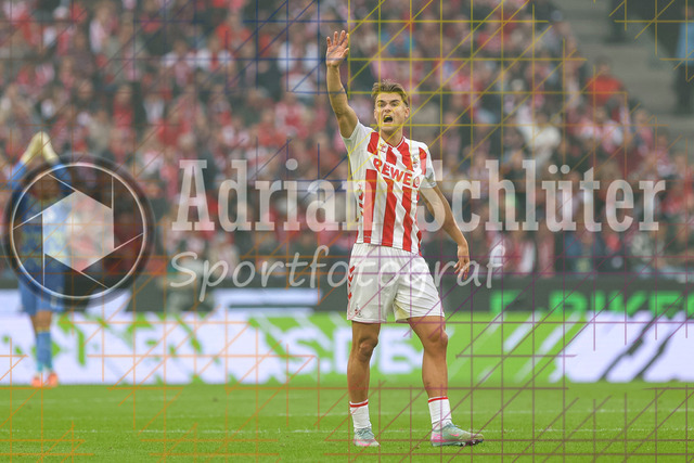 1. FC Köln vs FC Augsburg - 1. Bundesliga  | Köln, Deutschland, 18.10.25:   Joel Schmied (1. FC Köln) gestikuliert, Gestik waehrend des Spiels der 1. Bundesliga zwischen  1. FC Köln vs FC Augsburg im RheinEnergieStadion(Foto von Brauer-Fotoagentur / Adrian Schlueter)