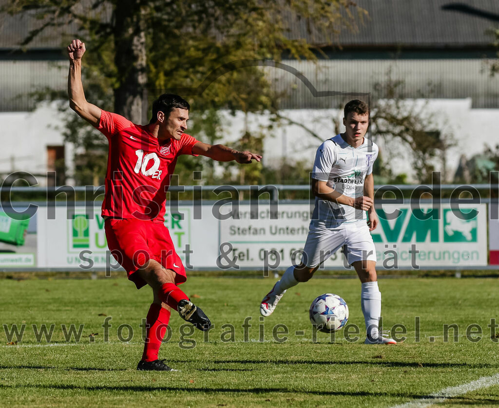 2023-10-22_057_SpVgg_Eichenkofen_gegen_SpVgg_Altenerding_II | Erding, Deutschland, 22.10.2023:
Fußball, A-Klasse 2023 / 2024, 12. Spieltag, SpVgg Eichenkofen gegen SpVgg Altenerding II, Endergebnis: 3:1

Lukas Ippisch (SpVgg Eichenkofen, #5)

Foto: Christian Riedel / fotografie-riedel.net