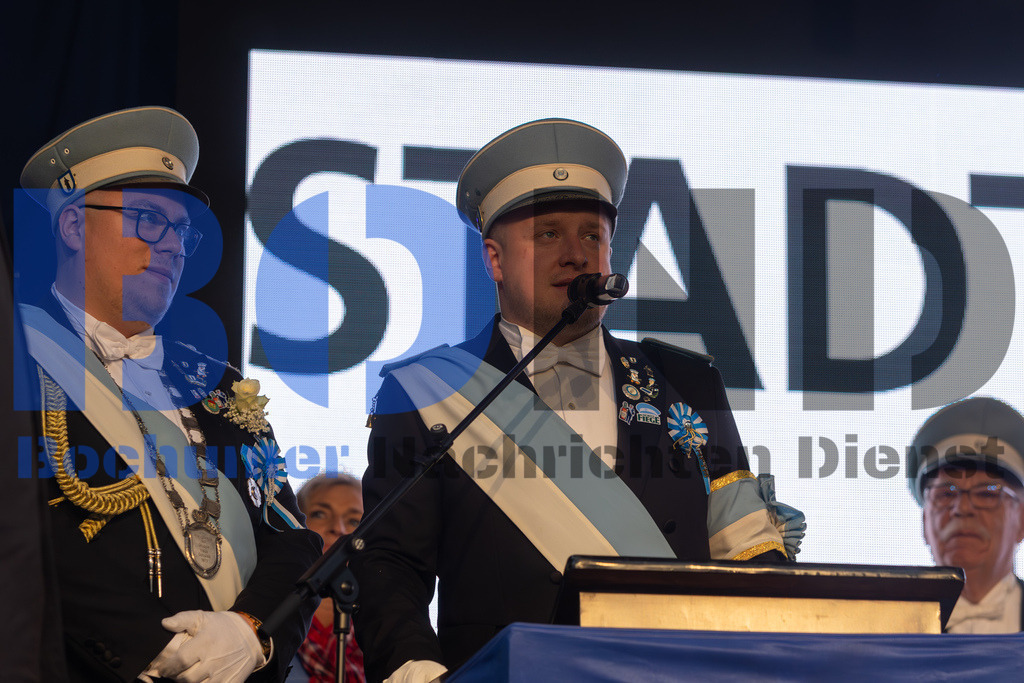 JEM_ZAPMAI20250424-17 | bond - Realisiert mit Pictrs.com